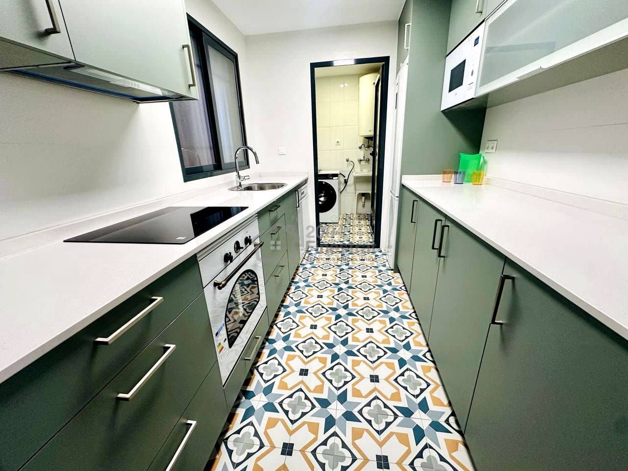 2 slaapkamer Flat te huur in Benidorm met zwembad garage - € 1.500 (Ref: 6054300)