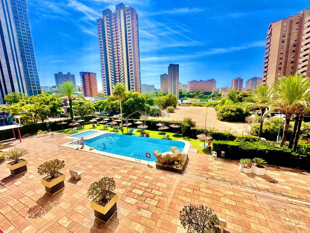 2 slaapkamer Flat te huur in Benidorm met zwembad garage - € 1.500 (Ref: 6054300)