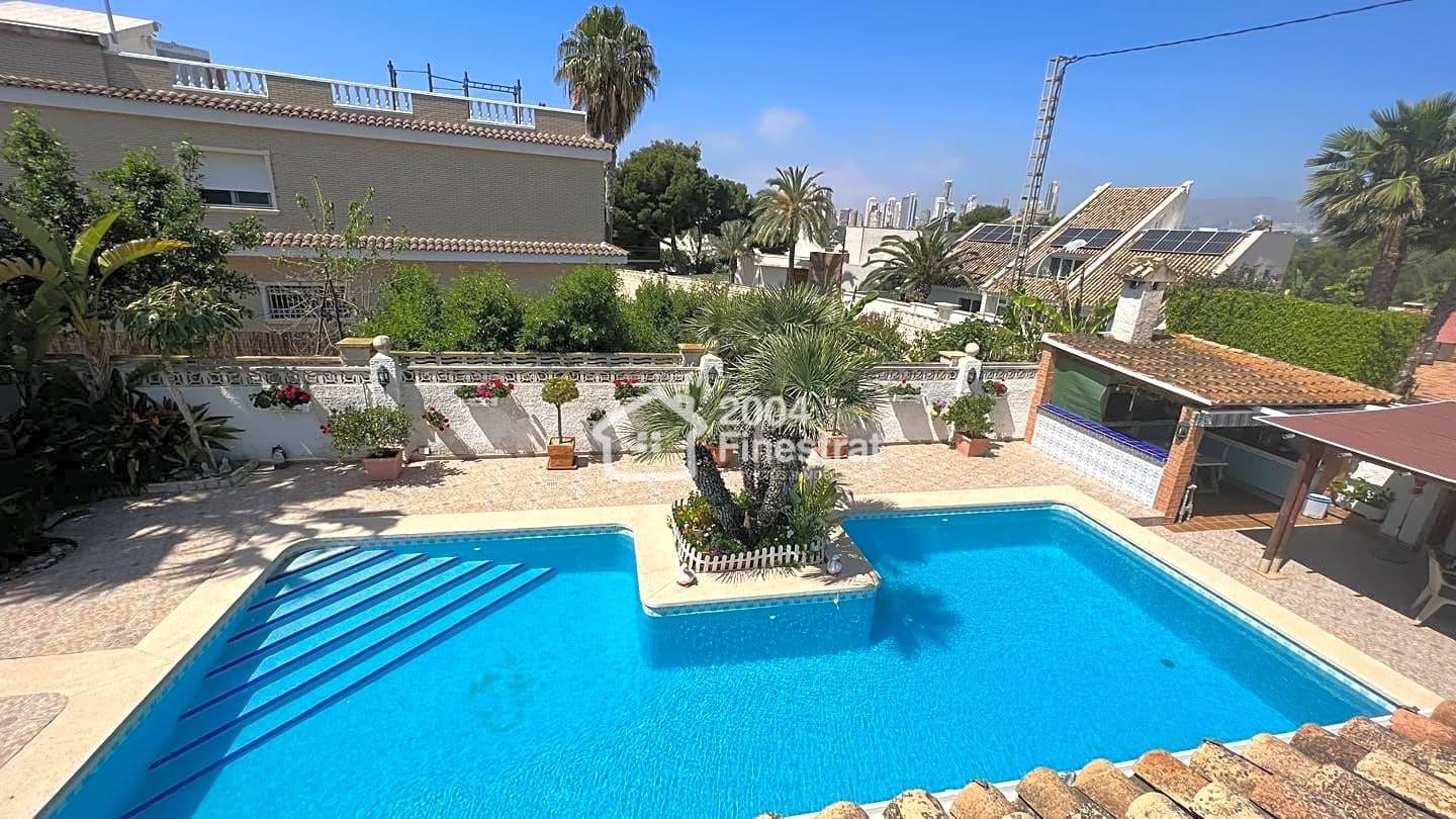 6 soverom Villa til salgs i Benidorm - € 745 000 (Ref: 7402672)