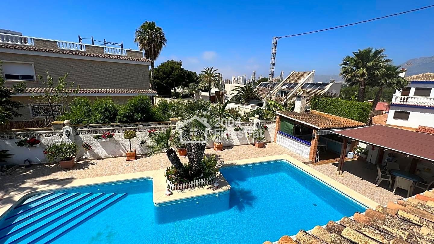 6 soverom Villa til salgs i Benidorm - € 745 000 (Ref: 7402672)