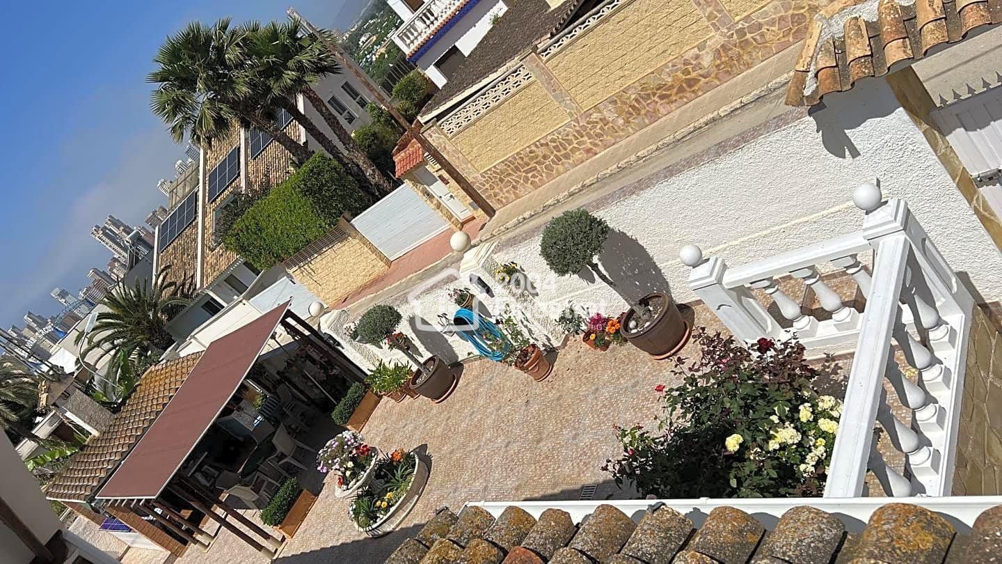 6 soverom Villa til salgs i Benidorm - € 745 000 (Ref: 7402672)