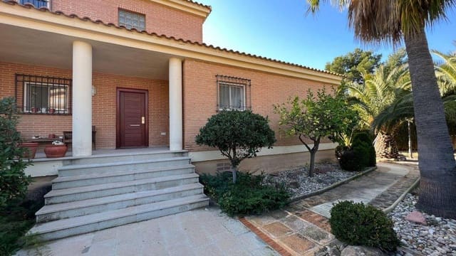 5 soveværelse Villa til salg i La Nucia Pueblo  , La Nucia med swimmingpool garage - € 579.000 (Ref: 7451234)