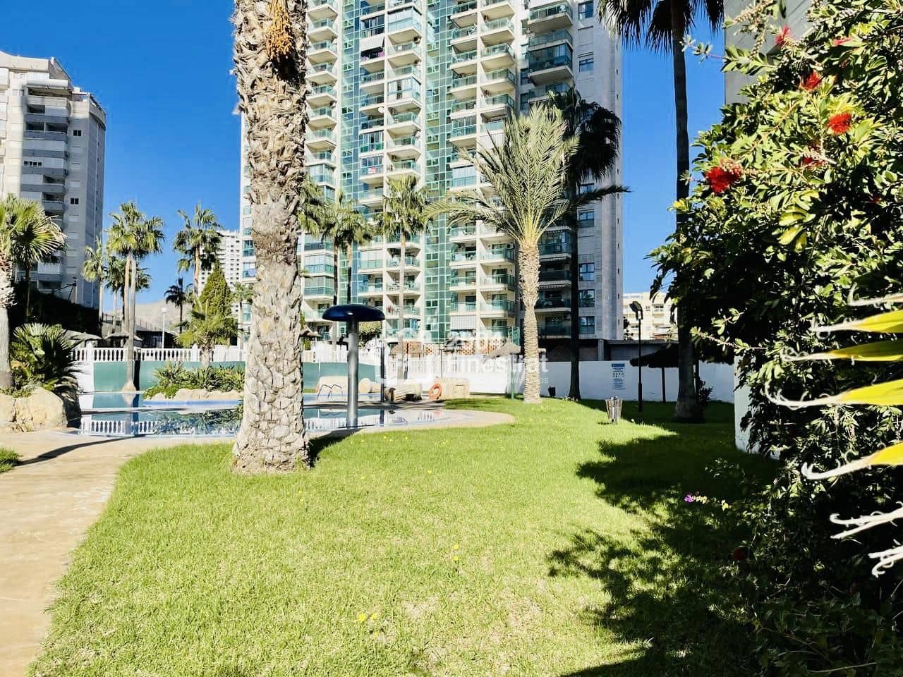 2 bedroom Flat for sale in La Villajoyosa / Vila Joiosa with pool - € 240,000 (Ref: 7520603)