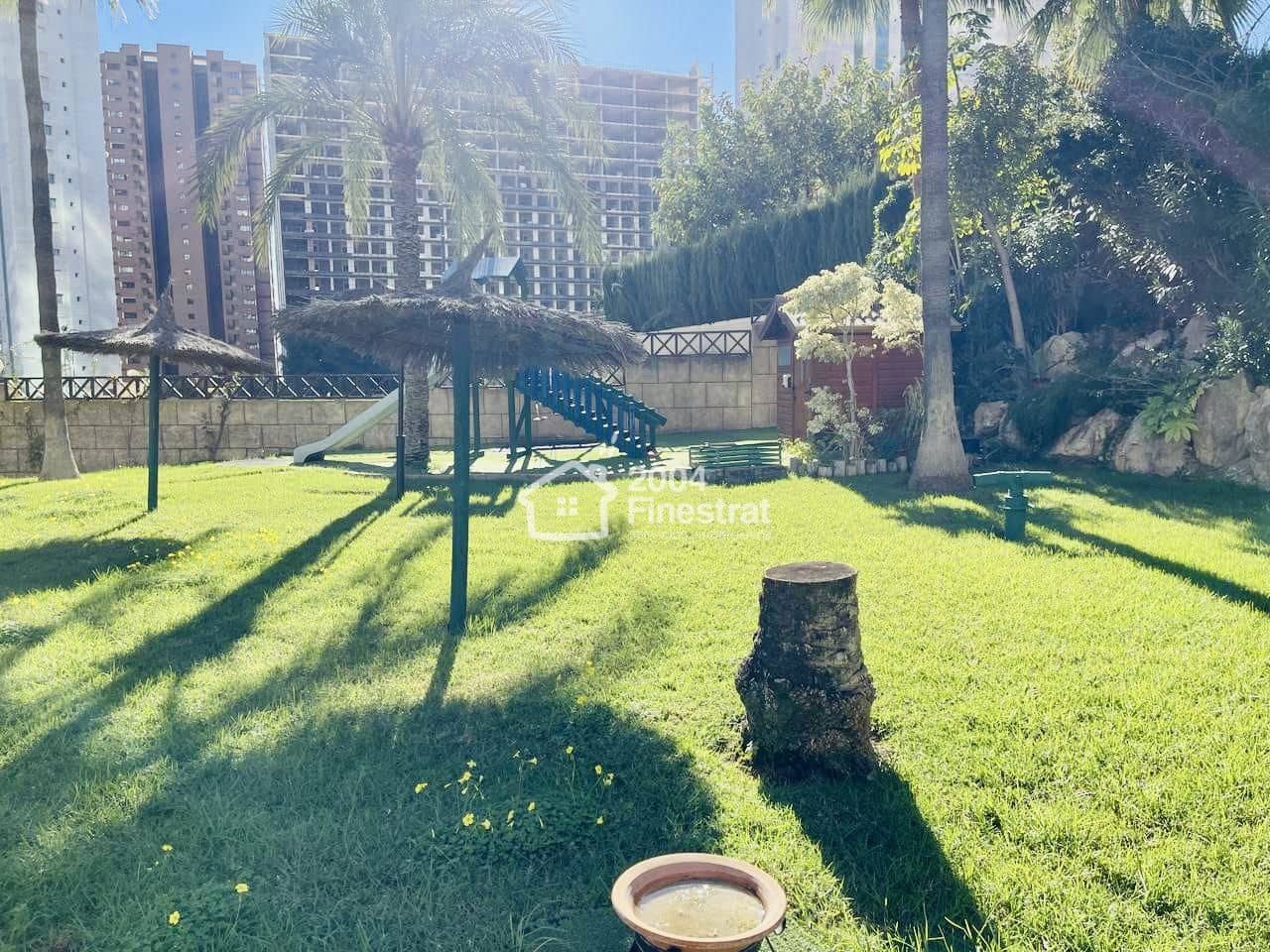 2 bedroom Flat for sale in La Villajoyosa / Vila Joiosa with pool - € 240,000 (Ref: 7520603)