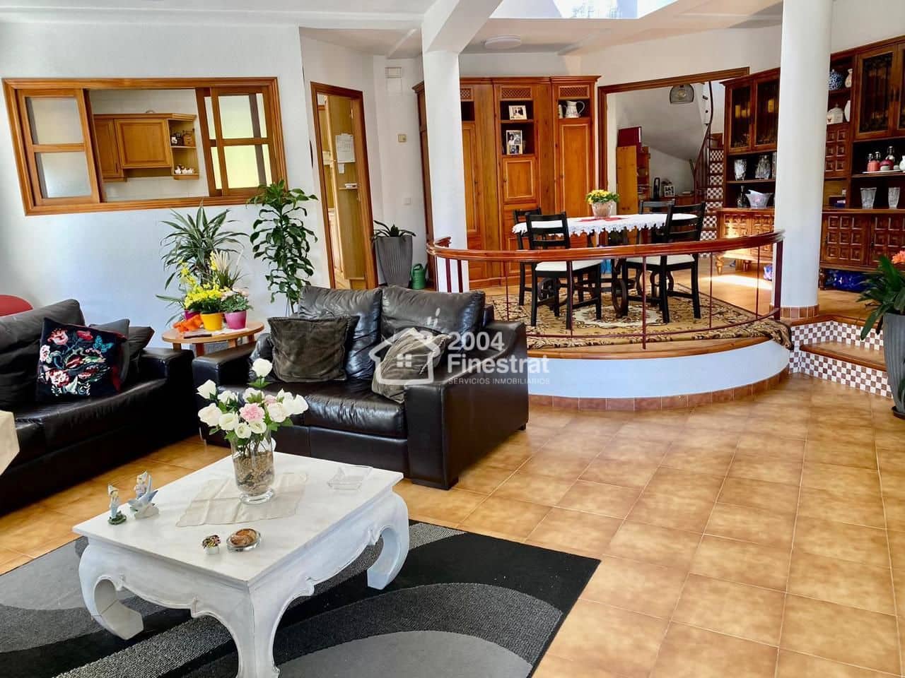 4 soveværelse Villa til leje i Callosa d'En Sarria - € 3.500 (Ref: 8200305)