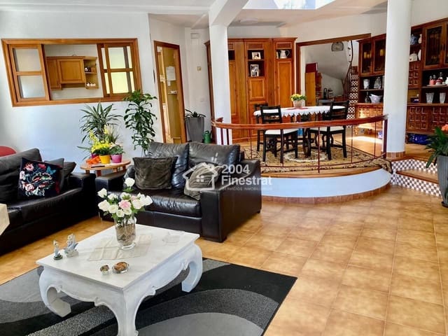 4 bedroom Villa for rent in Callosa d'En Sarrià - € 3,500 (Ref: 8200305)