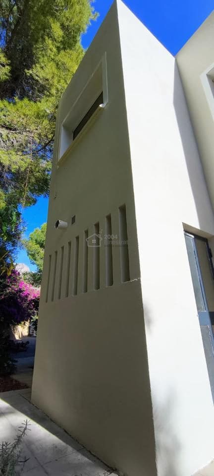 4 soveværelse Villa til salg i Callosa d'En Sarria med swimmingpool - € 525.000 (Ref: 8200305)