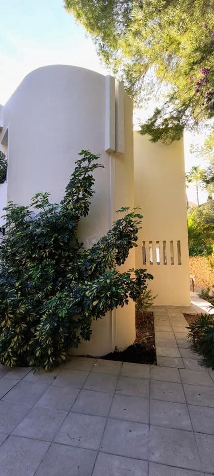 4 soveværelse Villa til salg i Callosa d'En Sarria med swimmingpool - € 525.000 (Ref: 8200305)