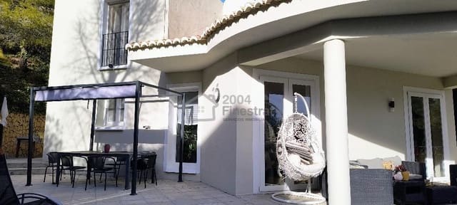 4 soveværelse Villa til salg i Callosa d'En Sarrià med swimmingpool - € 525.000 (Ref: 8200305)