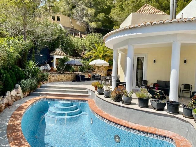 4 soveværelse Villa til salg i Callosa d'En Sarrià med swimmingpool - € 525.000 (Ref: 8200305)