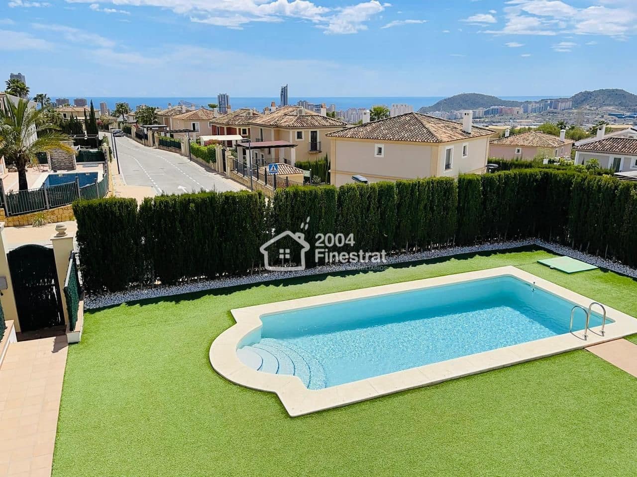 4 bedroom Villa for sale in Finestrat with pool - € 810,000 (Ref: 8334382)