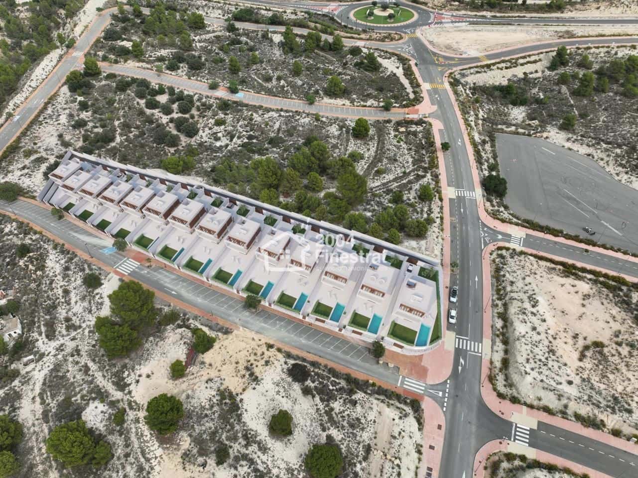 Chalet de 3 habitaciones en Finestrat en venta con piscina garaje - 565.000 € (Ref: 8479612)