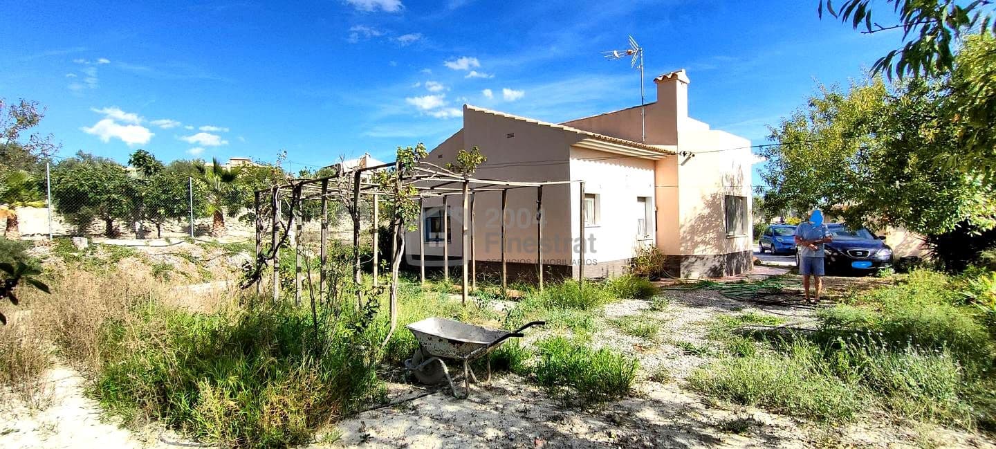 2 slaapkamer Villa te koop in Relleu met garage - € 157.000 (Ref: 8555199)