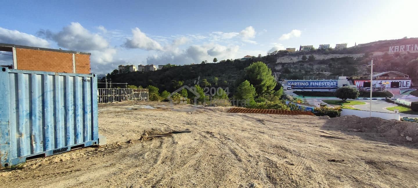 Grunde uden byggetilladelser til salg i Finestrat - € 225.000 (Ref: 8645402)