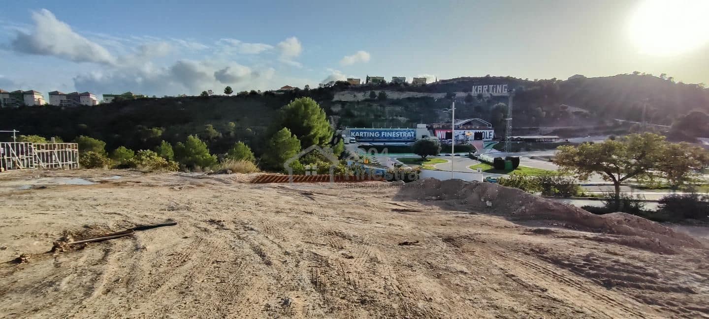 Grunde uden byggetilladelser til salg i Finestrat - € 225.000 (Ref: 8645402)