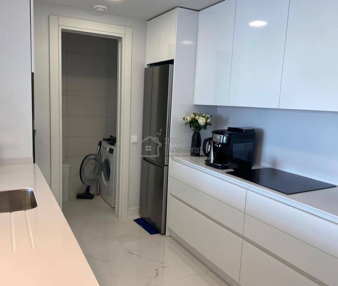 2 makuuhuone Asunto myytävänä paikassa Benidorm mukana uima-altaan 
autotalli - 619 500 € (Ref: 8738843)