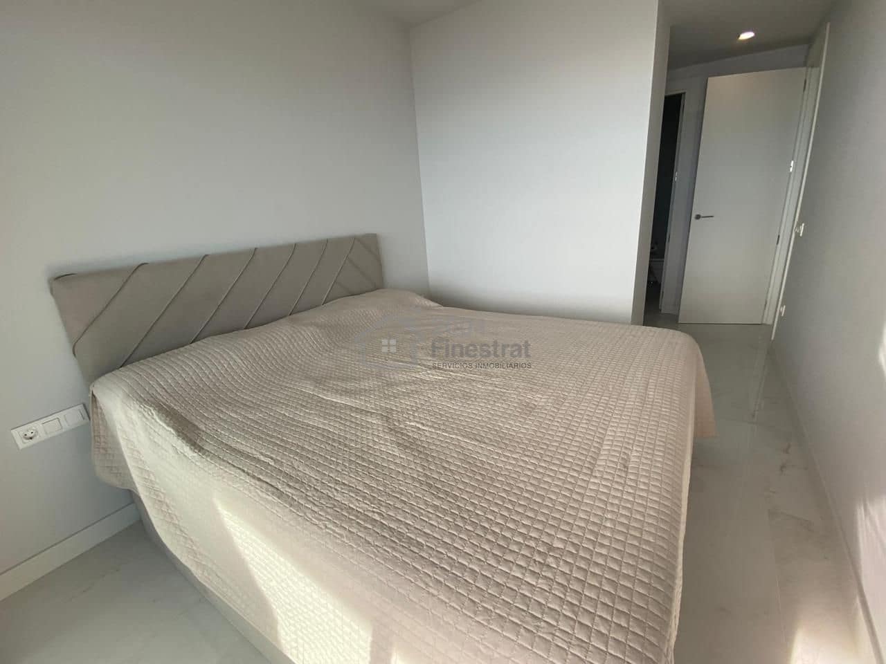 2 makuuhuone Asunto myytävänä paikassa Benidorm mukana uima-altaan 
autotalli - 619 500 € (Ref: 8738843)