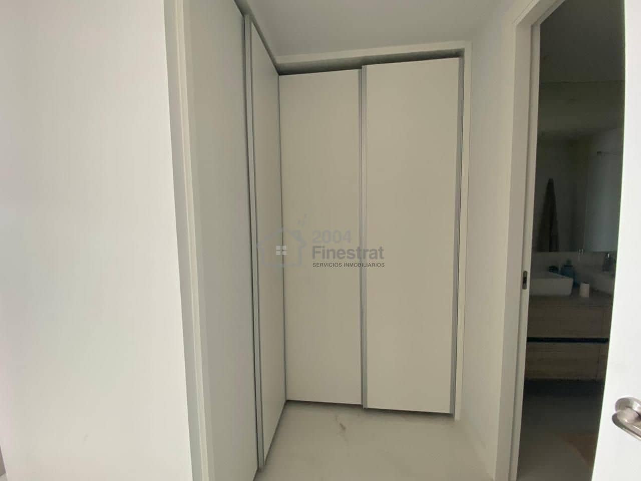 2 makuuhuone Asunto myytävänä paikassa Benidorm mukana uima-altaan 
autotalli - 619 500 € (Ref: 8738843)