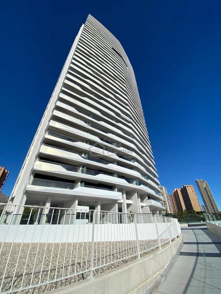 2 makuuhuone Asunto myytävänä paikassa Benidorm mukana uima-altaan 
autotalli - 619 500 € (Ref: 8738843)