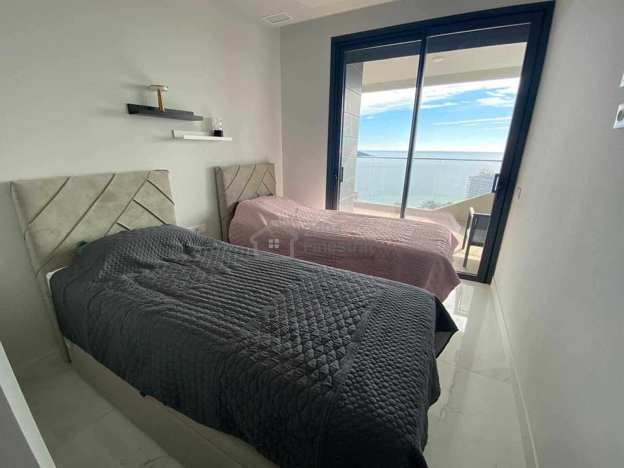 2 makuuhuone Asunto myytävänä paikassa Benidorm mukana uima-altaan 
autotalli - 619 500 € (Ref: 8738843)