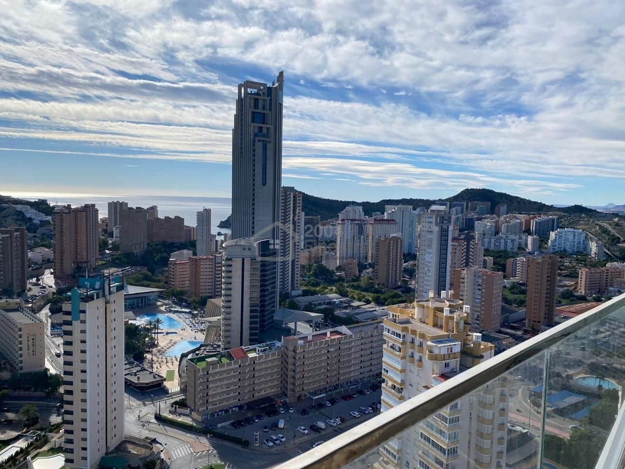 2 makuuhuone Asunto myytävänä paikassa Benidorm mukana uima-altaan 
autotalli - 619 500 € (Ref: 8738843)