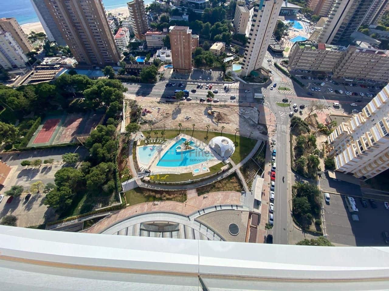 2 makuuhuone Asunto myytävänä paikassa Benidorm mukana uima-altaan 
autotalli - 619 500 € (Ref: 8738843)