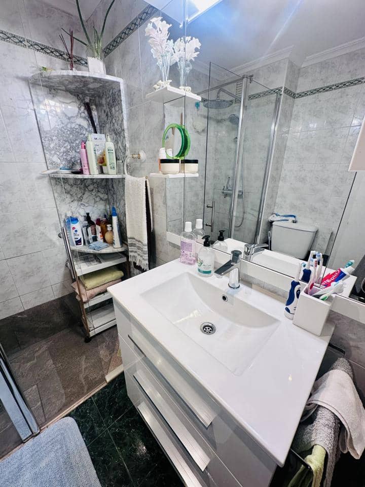 2 soverom Leilighet til salgs i Benidorm med garasje - € 215 000 (Ref: 8826463)