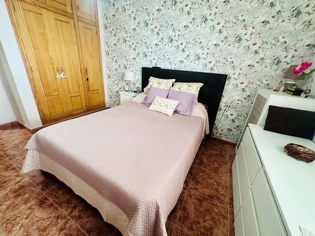 2 soverom Leilighet til salgs i Playa Poniente, Benidorm med garasje - € 215 000 (Ref: 8826463)