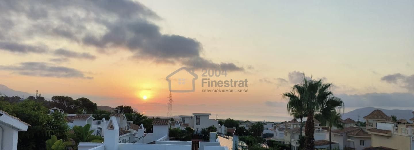 3 sypialnia Bungalow na sprzedaż w La Nucia z basenem garażem - 325 000 € (Ref: 8866447)