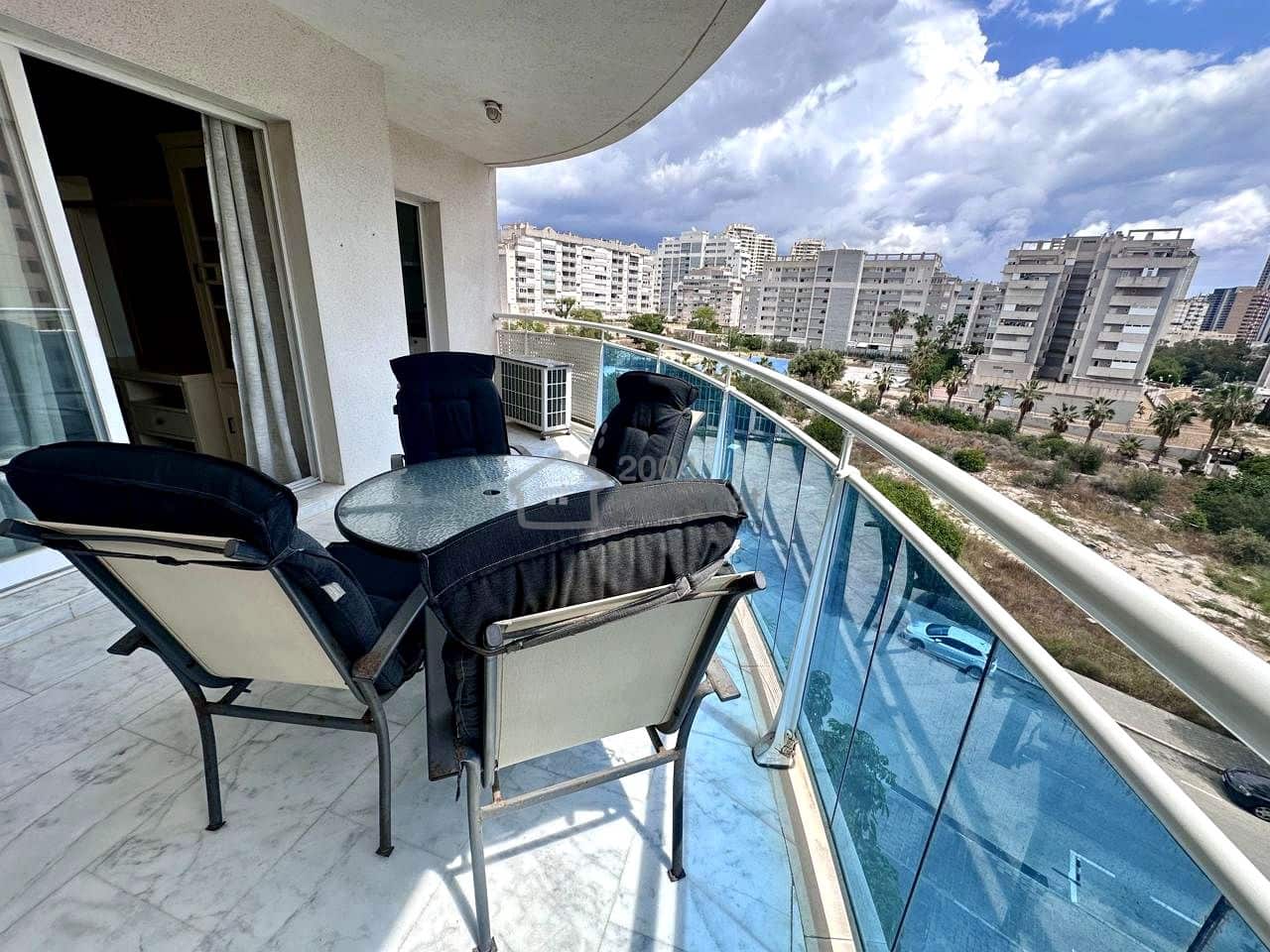 3 bedroom Flat for sale in La Villajoyosa / Vila Joiosa with pool - € 273,000 (Ref: 8987055)