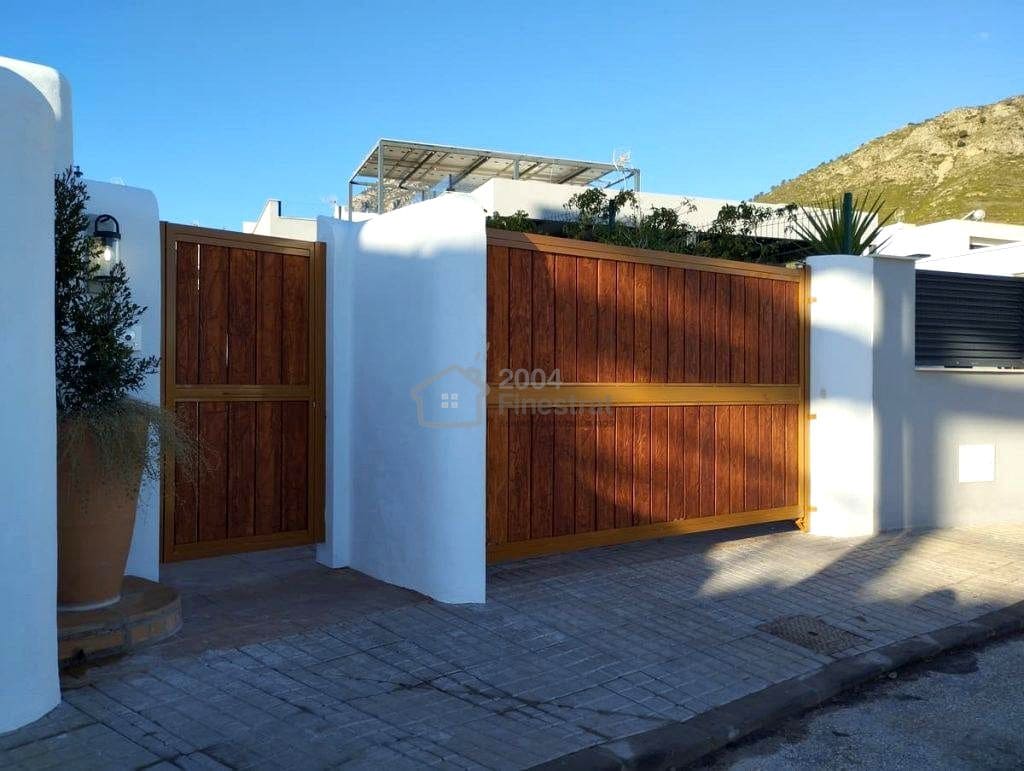 3 bedroom Villa for sale in Polop with pool garage - € 736,000 (Ref: 8992391)
