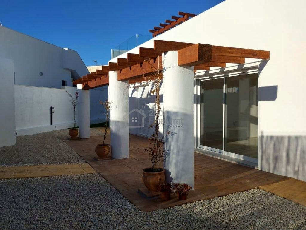 3 bedroom Villa for sale in Polop with pool garage - € 736,000 (Ref: 8992391)