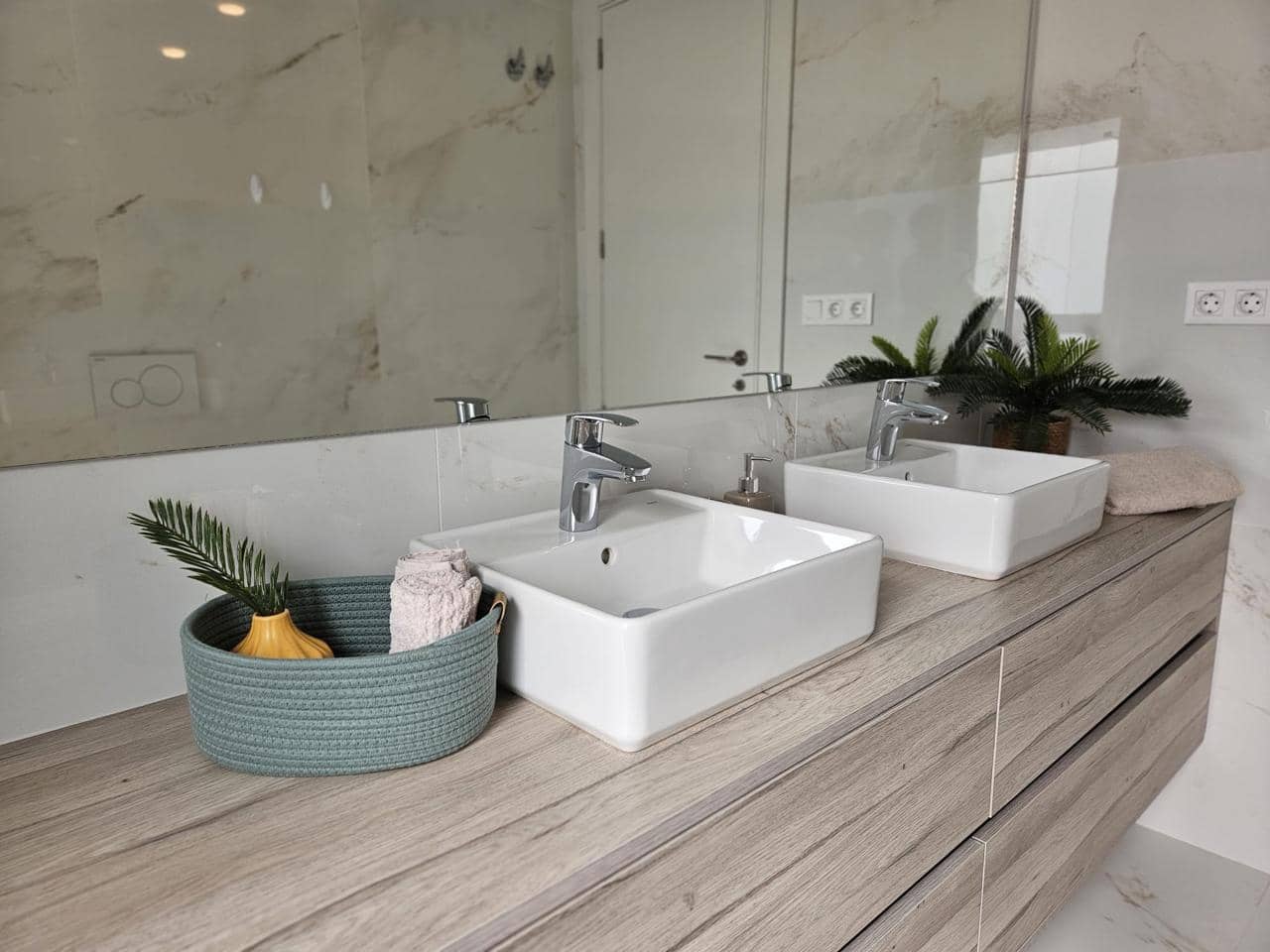 3 bedroom Flat for sale in Benidorm - € 690,000 (Ref: 9108164)