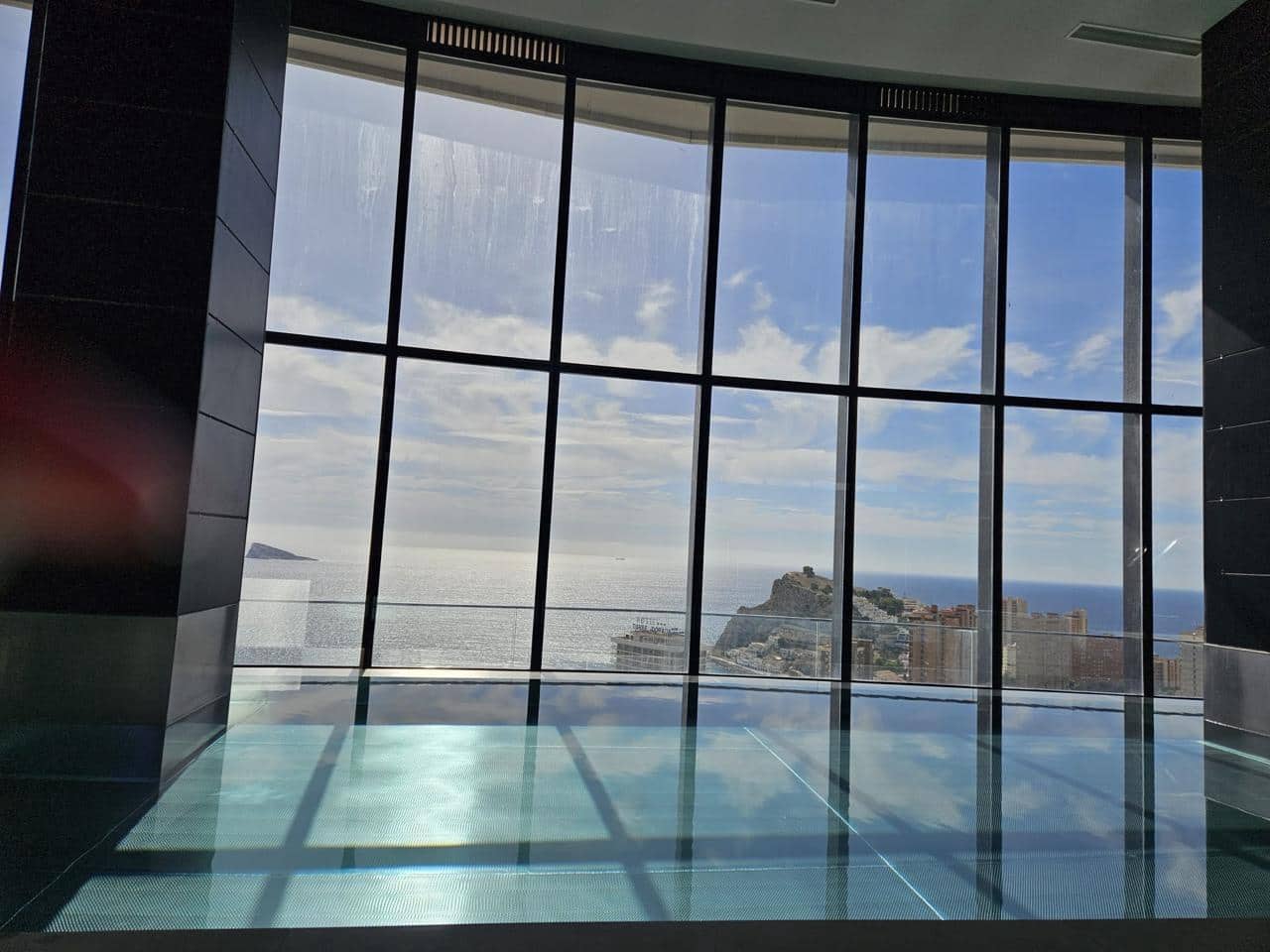 3 bedroom Flat for sale in Benidorm - € 690,000 (Ref: 9108164)