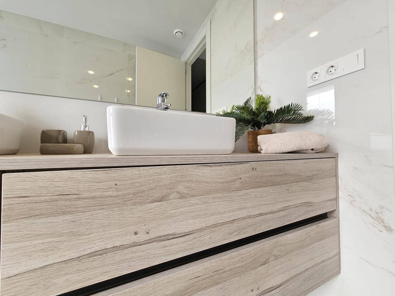 3 bedroom Flat for sale in Benidorm - € 690,000 (Ref: 9108164)