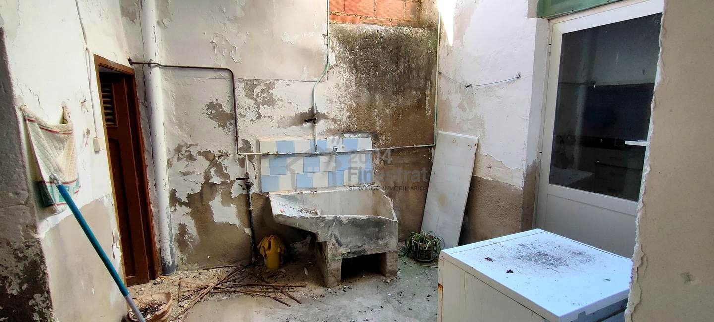 7 bedroom Villa for sale in Relleu - € 145,000 (Ref: 9131949)