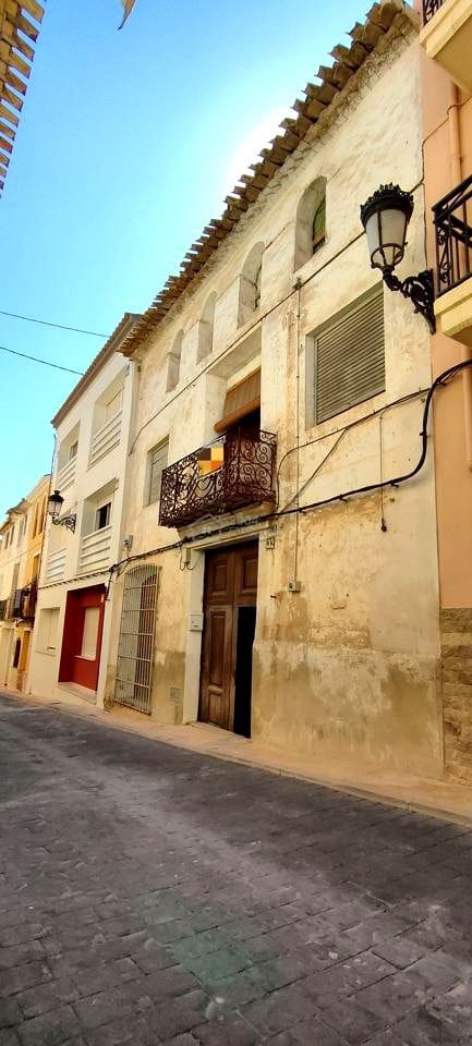 7 bedroom Villa for sale in Relleu - € 145,000 (Ref: 9131949)