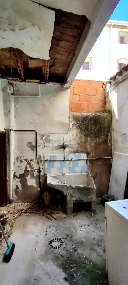 7 bedroom Villa for sale in Relleu - € 145,000 (Ref: 9131949)