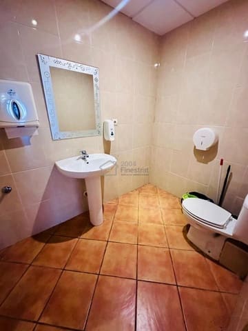 2 bedroom Business for sale in Playa Poniente, Benidorm - € 125,000 (Ref: 9296094)