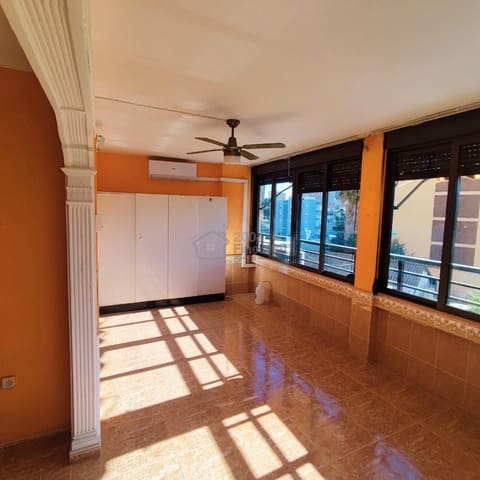 Piso de 2 habitaciones en Benidorm en venta - 185.000 € (Ref: 9344093)