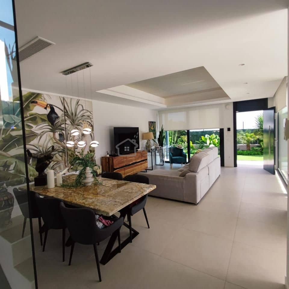 3 bedroom Villa for sale in Finestrat with pool garage - € 825,000 (Ref: 9348691)