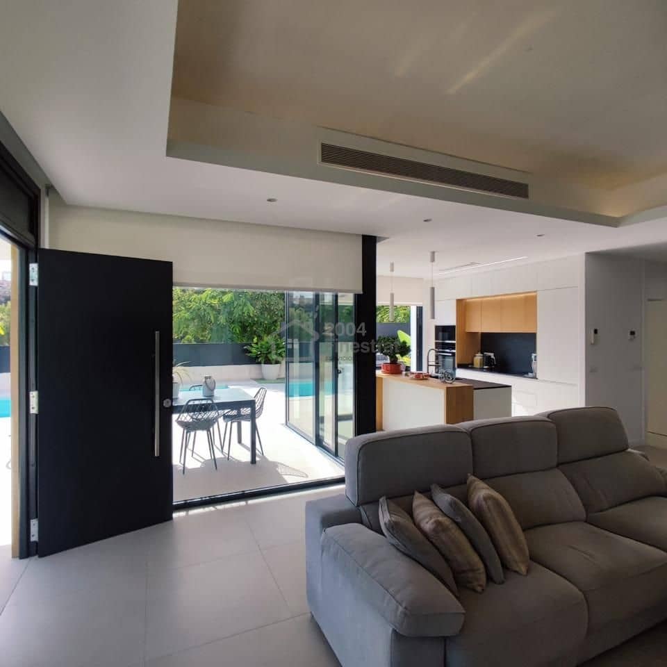 3 bedroom Villa for sale in Finestrat with pool garage - € 825,000 (Ref: 9348691)