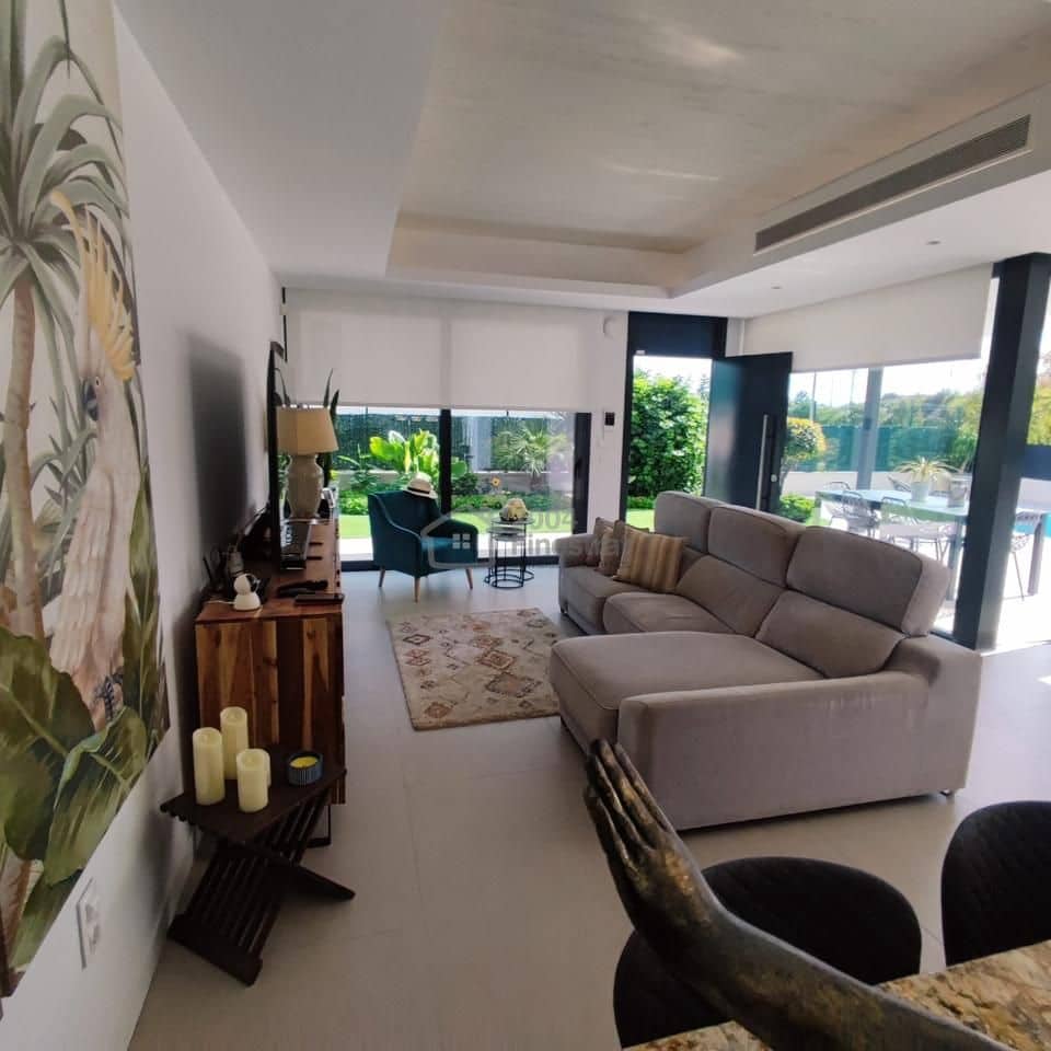 3 bedroom Villa for sale in Finestrat with pool garage - € 825,000 (Ref: 9348691)