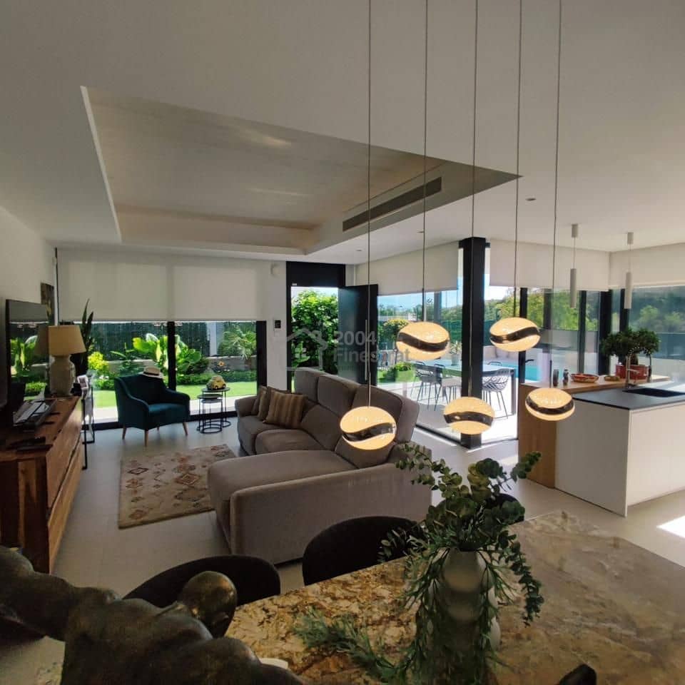 3 bedroom Villa for sale in Finestrat with pool garage - € 825,000 (Ref: 9348691)