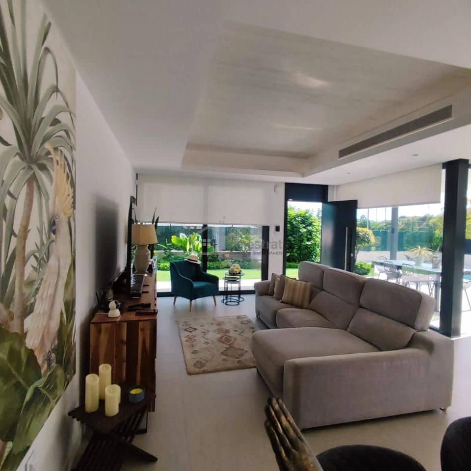 3 bedroom Villa for sale in Finestrat with pool garage - € 825,000 (Ref: 9348691)