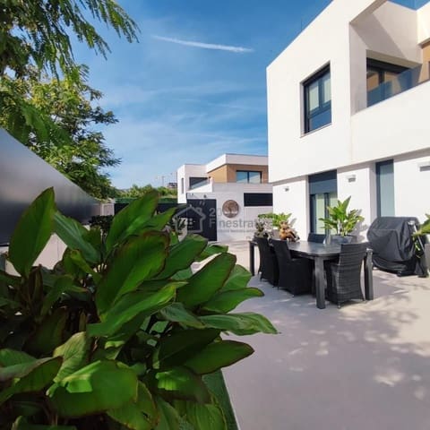 3 bedroom Villa for sale in Balcón de Finestrat - Terra Marina, Finestrat with pool garage - € 825,000 (Ref: 9348691)
