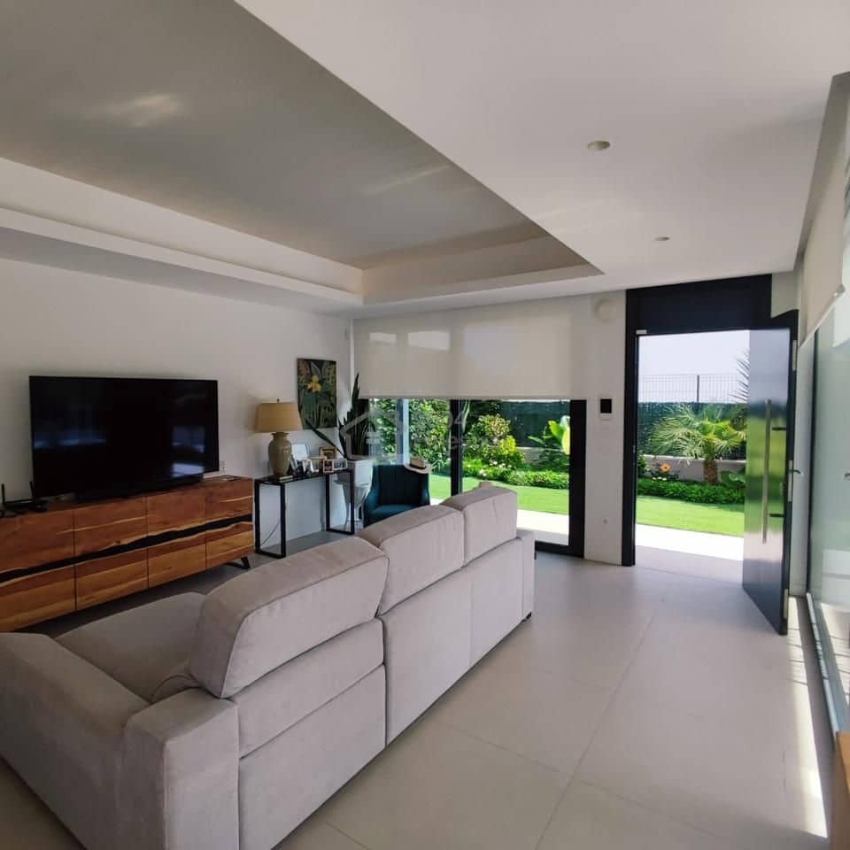 3 bedroom Villa for sale in Finestrat with pool garage - € 825,000 (Ref: 9348691)