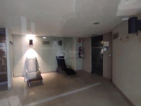 2 bedroom Flat for sale in Benidorm with pool garage - € 325,000 (Ref: 9352842)