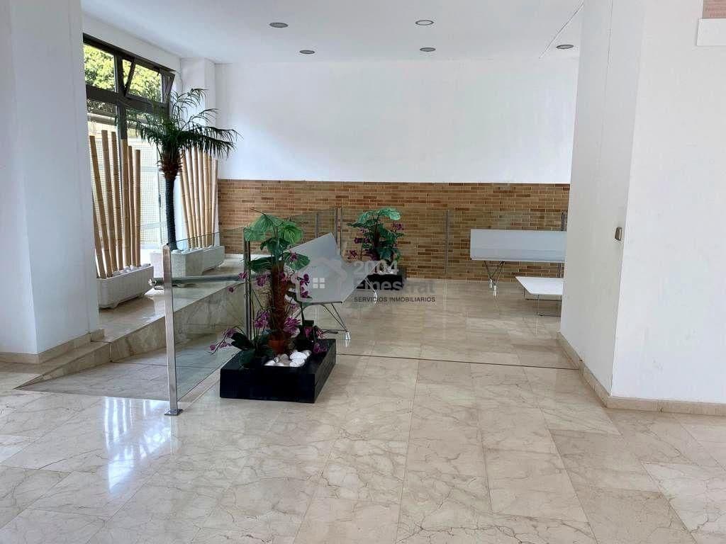 2 bedroom Flat for sale in Benidorm with pool garage - € 325,000 (Ref: 9352842)