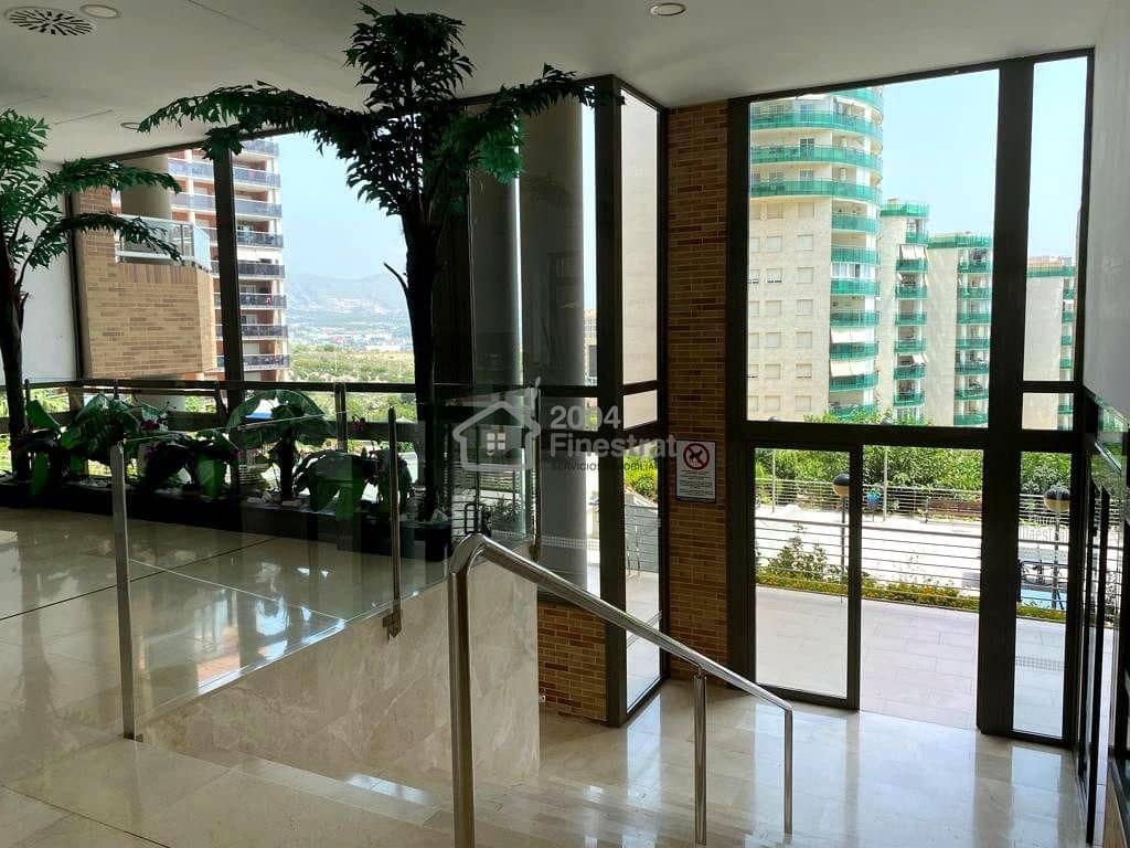 2 bedroom Flat for sale in Benidorm with pool garage - € 325,000 (Ref: 9352842)